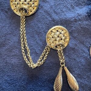 Sarah Coventry vintage Basketweave hinged bracelet, earrings and pin set